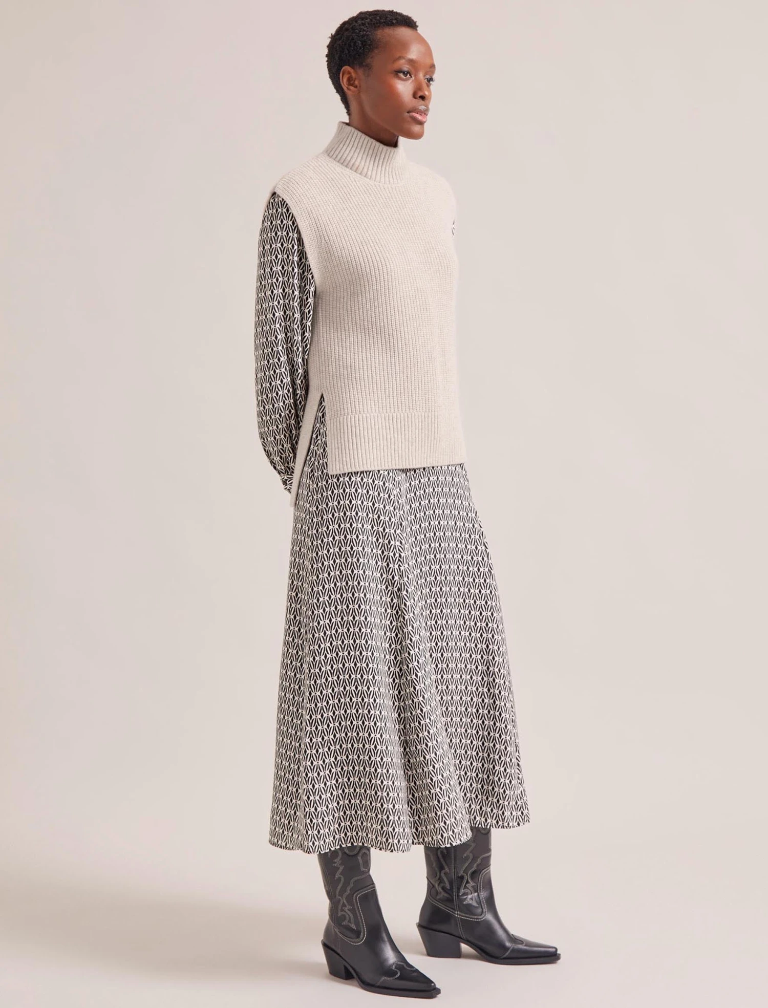 Janice Cashmere Blend Funnel Neck Sleeveless Jumper - Oatmeal 2 Janice Cashmere Blend Funnel Neck Sleeveless Jumper - Oatmeal - Image 2