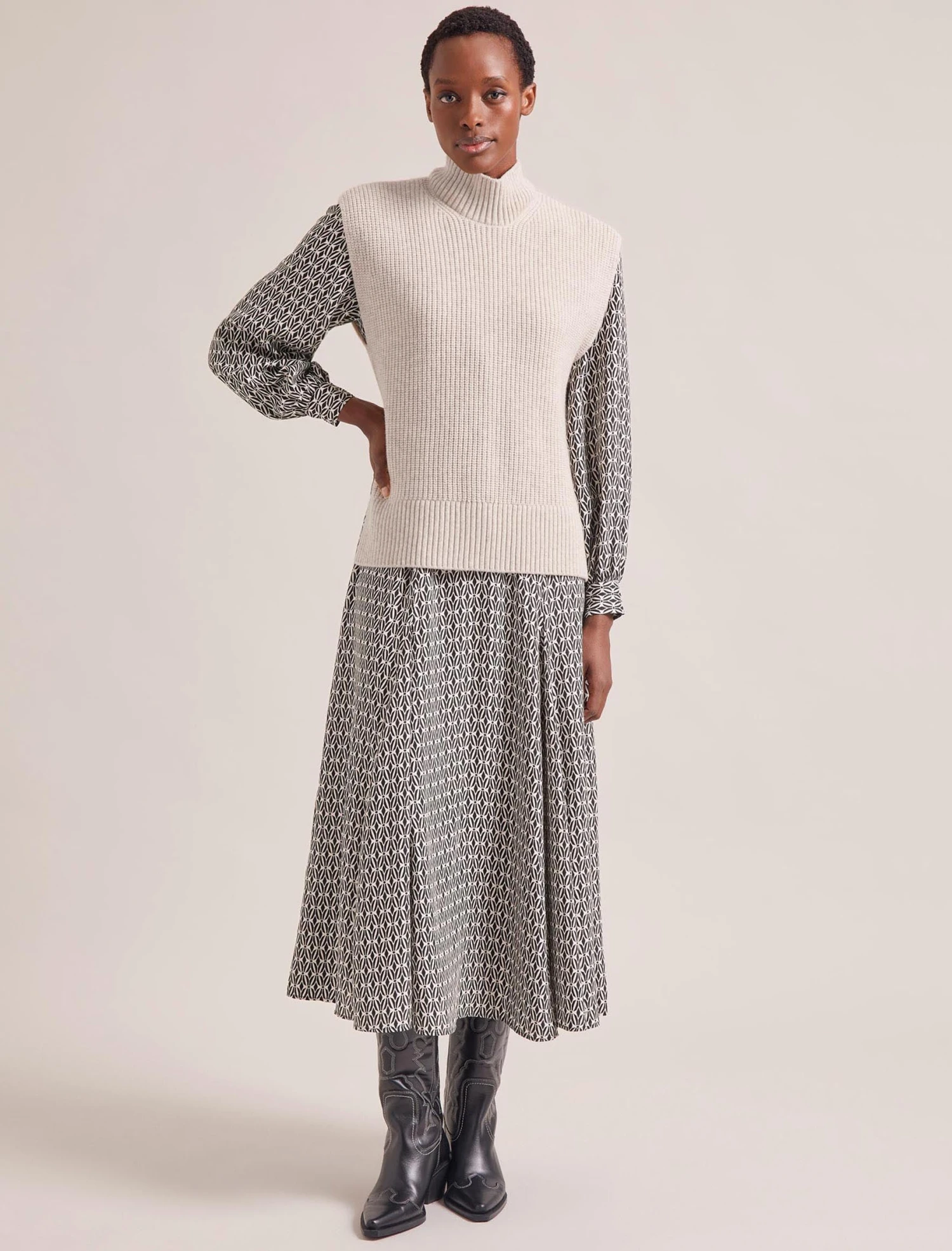 Janice Cashmere Blend Funnel Neck Sleeveless Jumper - Oatmeal 4 Janice Cashmere Blend Funnel Neck Sleeveless Jumper - Oatmeal - Image 4