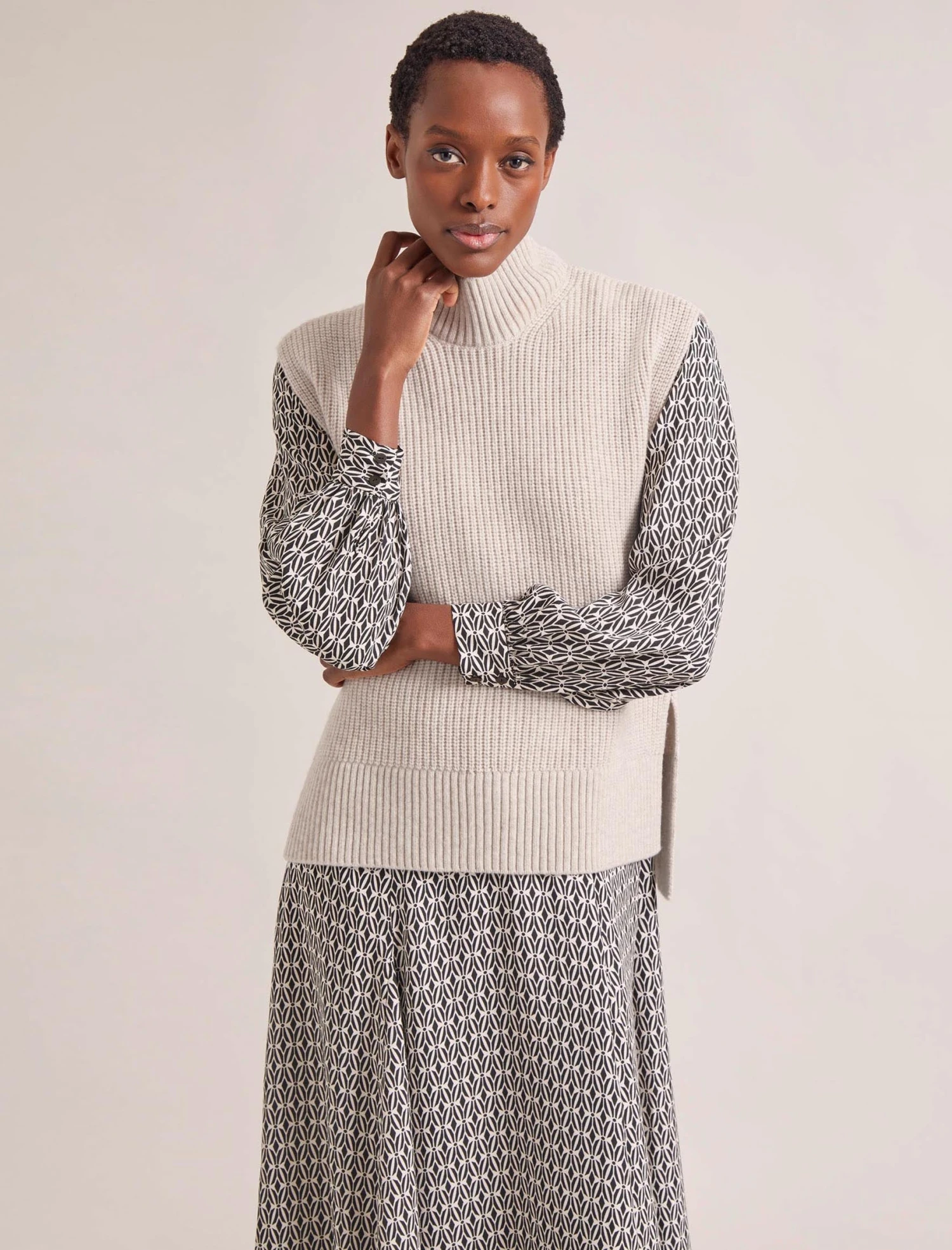 Janice Cashmere Blend Funnel Neck Sleeveless Jumper - Oatmeal 3 Janice Cashmere Blend Funnel Neck Sleeveless Jumper - Oatmeal - Image 3