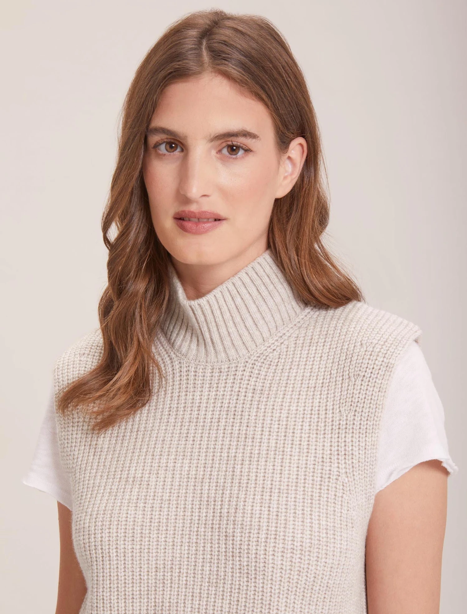 Janie Cashmere Blend Funnel Neck Sleeveless Jumper - Oatmeal 3 Janie Cashmere Blend Funnel Neck Sleeveless Jumper - Oatmeal - Image 3